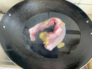 怎么做超级好吃的笋干焖五花肉