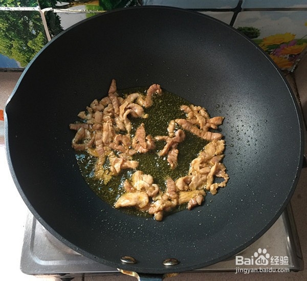 如何自制剁椒肉丝炒凉薯