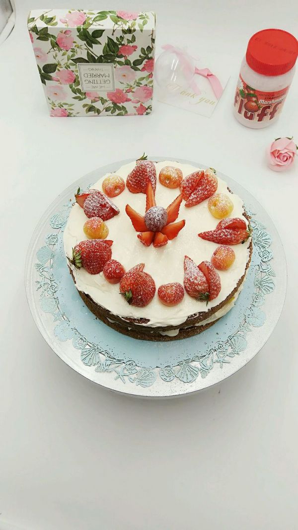 巧克力草莓裸蛋糕