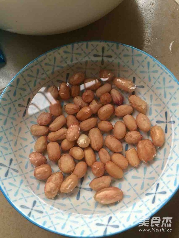 莲藕排骨花生汤