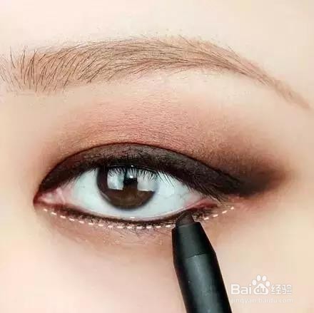 化妆的详细步骤教程