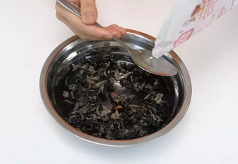 如何泡木耳又快又好，不用热水哦！