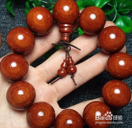小叶紫檀手串女人戴多大的好