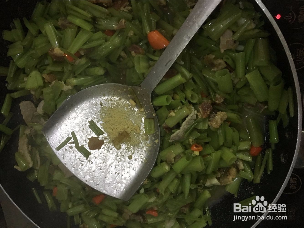 空心菜梗炒肉的做法-经济实惠的美味