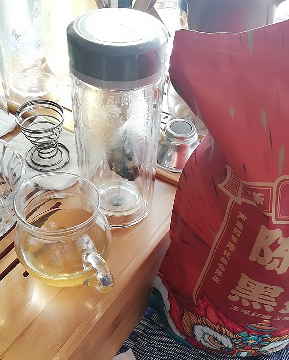 被茶饼的魅力折服了，圆圆的真的好可爱