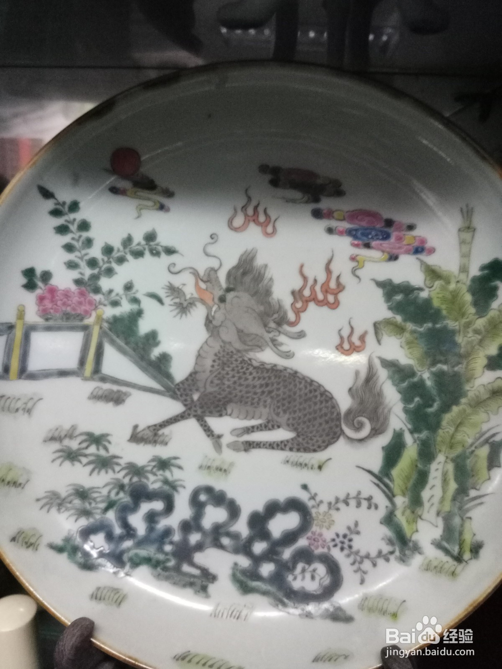 豆彩瓷器与五彩瓷器的区别