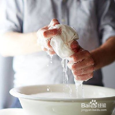 衣服上沾了桑果汁怎么洗
