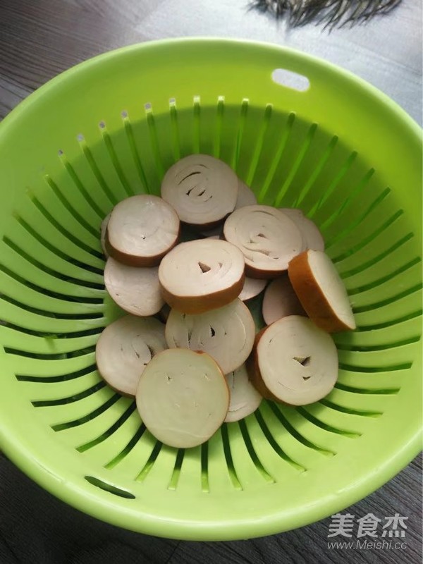 腊味烩素鸡的做法