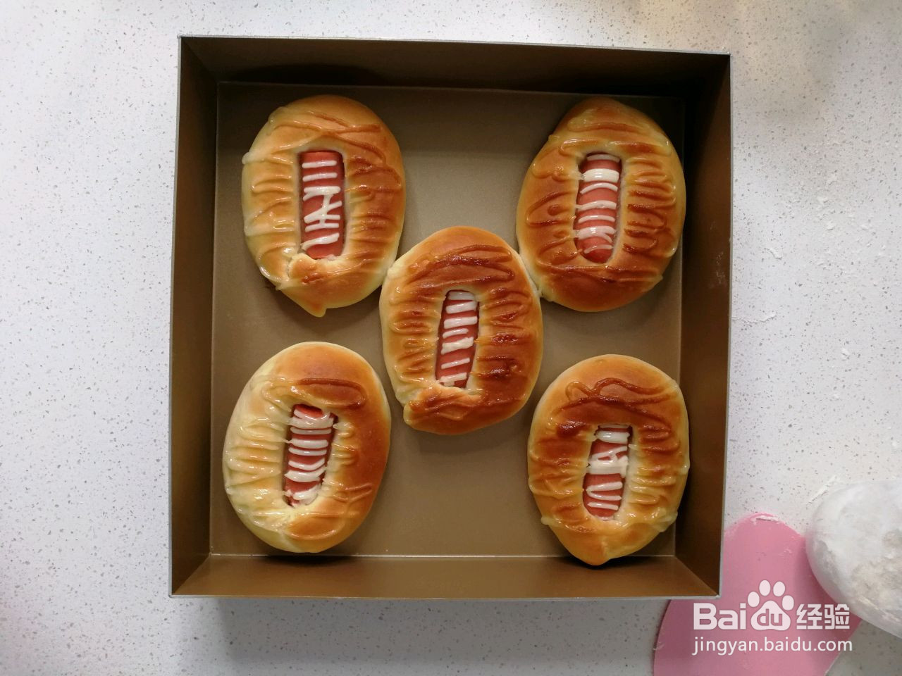 肠仔沙拉面包的做法