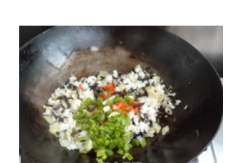 火腿鸡丁炒饭的做法步骤