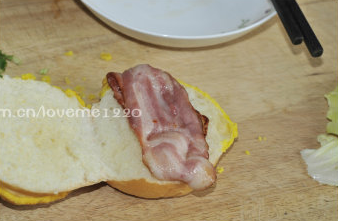 黄金菠萝芝士蛋堡