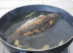 如何做萝卜丝鲫鱼汤