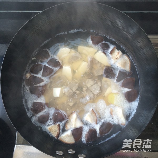 鲜香菇豆腐汤