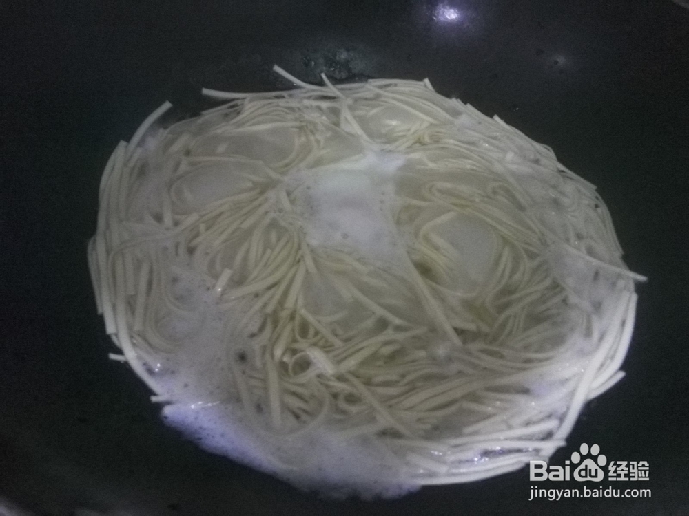 如何做鸡蛋香菜面(面条怎样烧好吃)