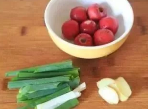 夏天好吃的山楂炖肉，解暑消食开胃菜！