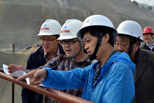 监理在监理过程中遇到问题不整改，只会上报给甲方？让甲方处理，甲方代表该如何对待这样的监理