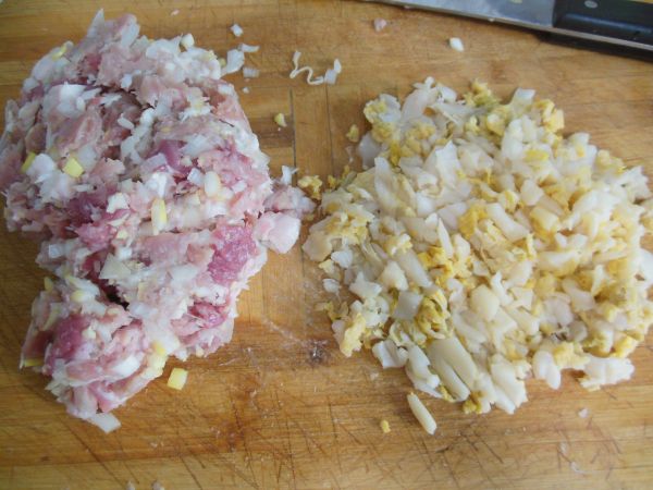 酸菜粉条猪肉盒子