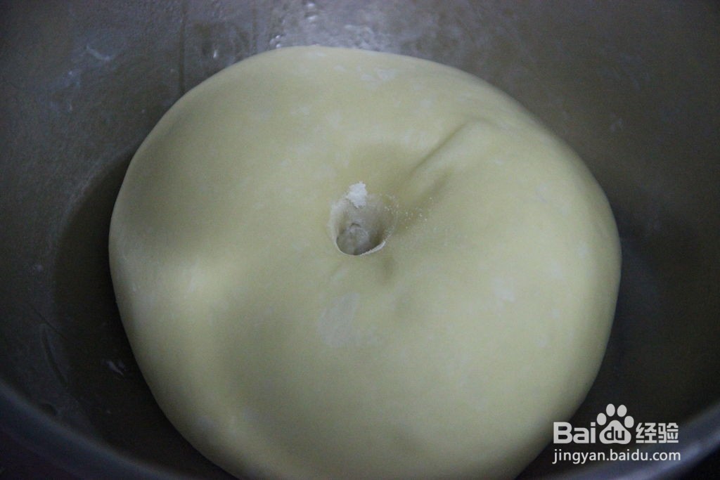 培根沙拉面包的做法