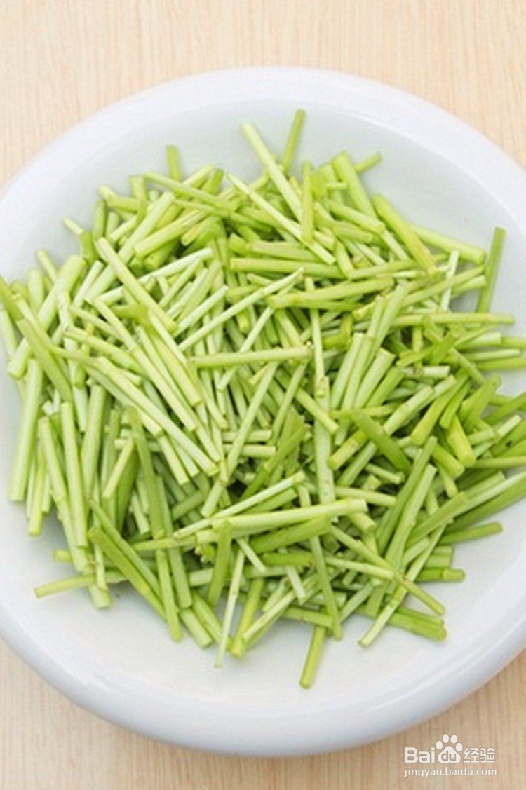 江西南昌招牌菜—藜蒿炒腊肉做法