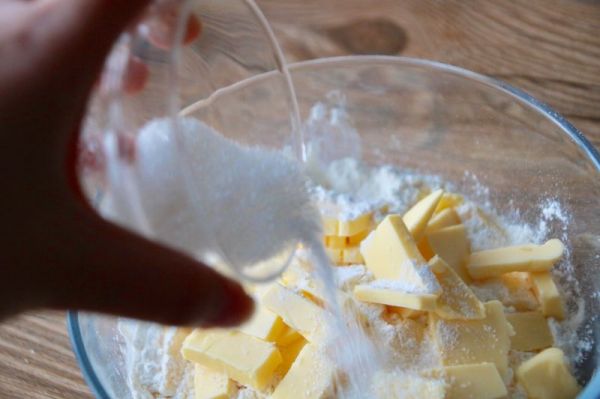 蓝莓菠萝水果派