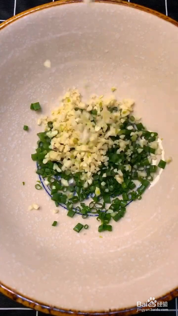 如何自制美味好吃的家常凉拌面条