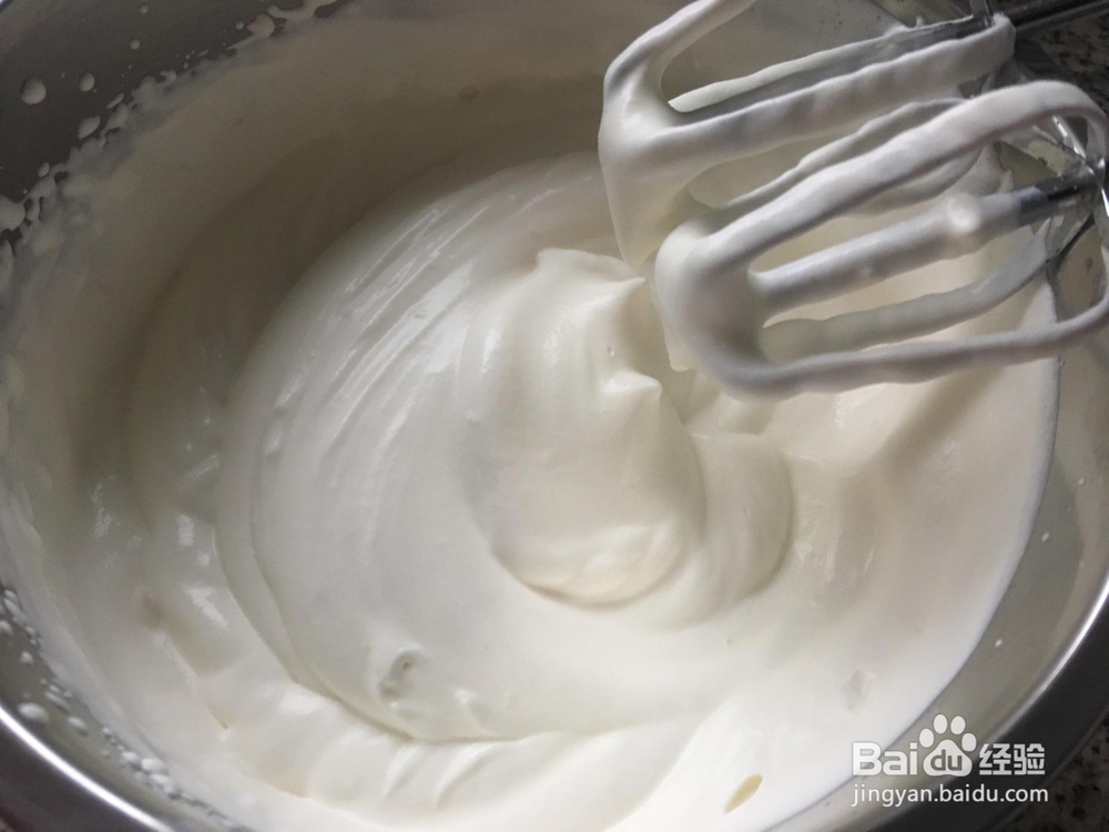 草莓慕斯蛋糕满满一口恋爱的味道!