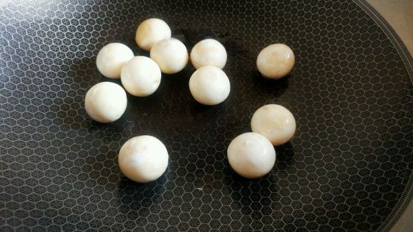 芝麻汤圆蒜酸菜