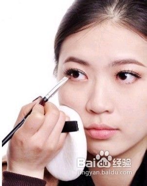 白领丽人如何化淡妆最得体