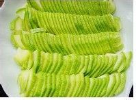 用简单的方法做出超级好吃的菜——蒜蓉西葫芦