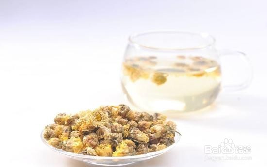 菊花茶怎么变绿了，菊花变绿正常吗？该怎么办