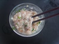 制作鲜虾云吞面