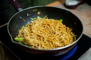 豆角鲜蘑焖面怎么做？