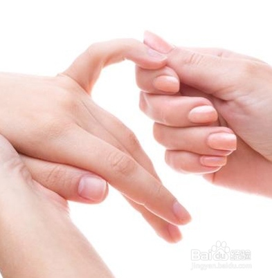 日常生活中如何保养指甲?