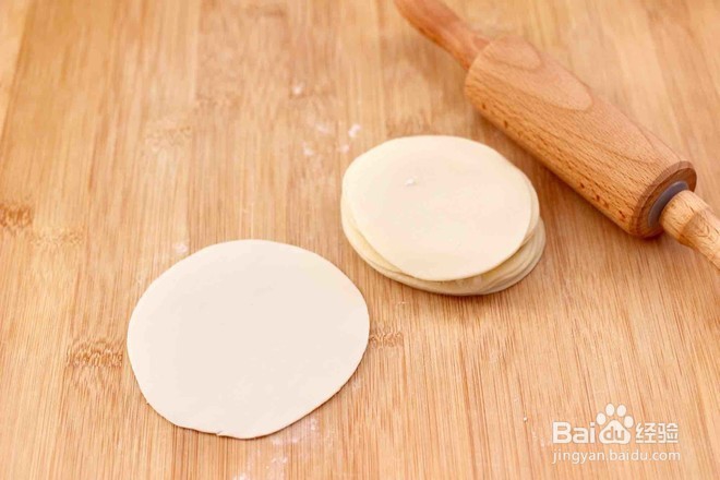 怎么包荠菜鸡蛋虾皮蒸包