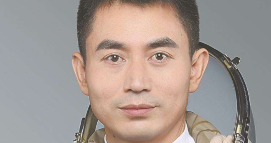 中国航天员进入太空的时间和名字是什么