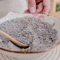 制作美味面食黑芝麻红糖卷