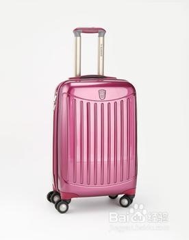 拉杆箱不仅装日用品,亲友的LW也在其中