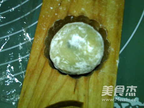 广式玉米黑芝麻月饼