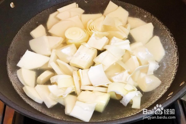 梅香竹笋鸡汤的做法