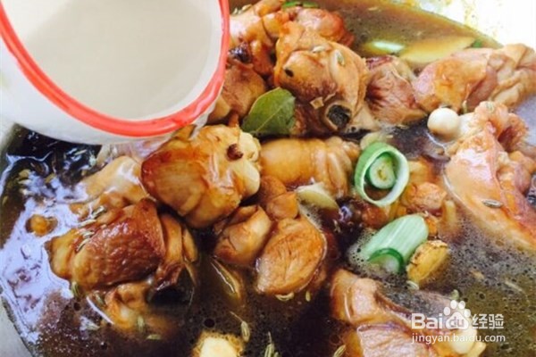 小鸡炖蘑菇怎样做？