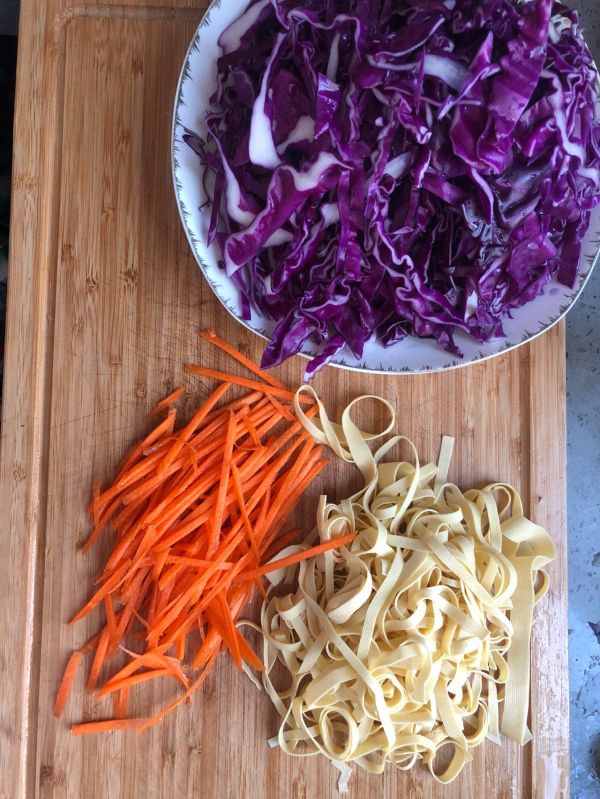 凉拌紫甘蓝豆皮