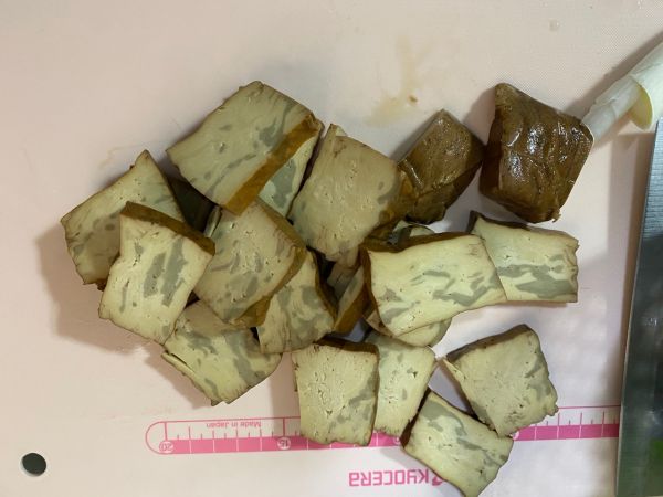 花儿麻辣鸡翅尖