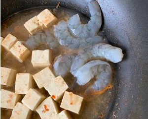 怎么做减脂版香菇豆腐鲜虾煲