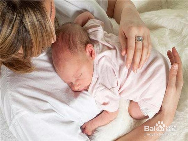 如何预防出生不久的宝宝打嗝