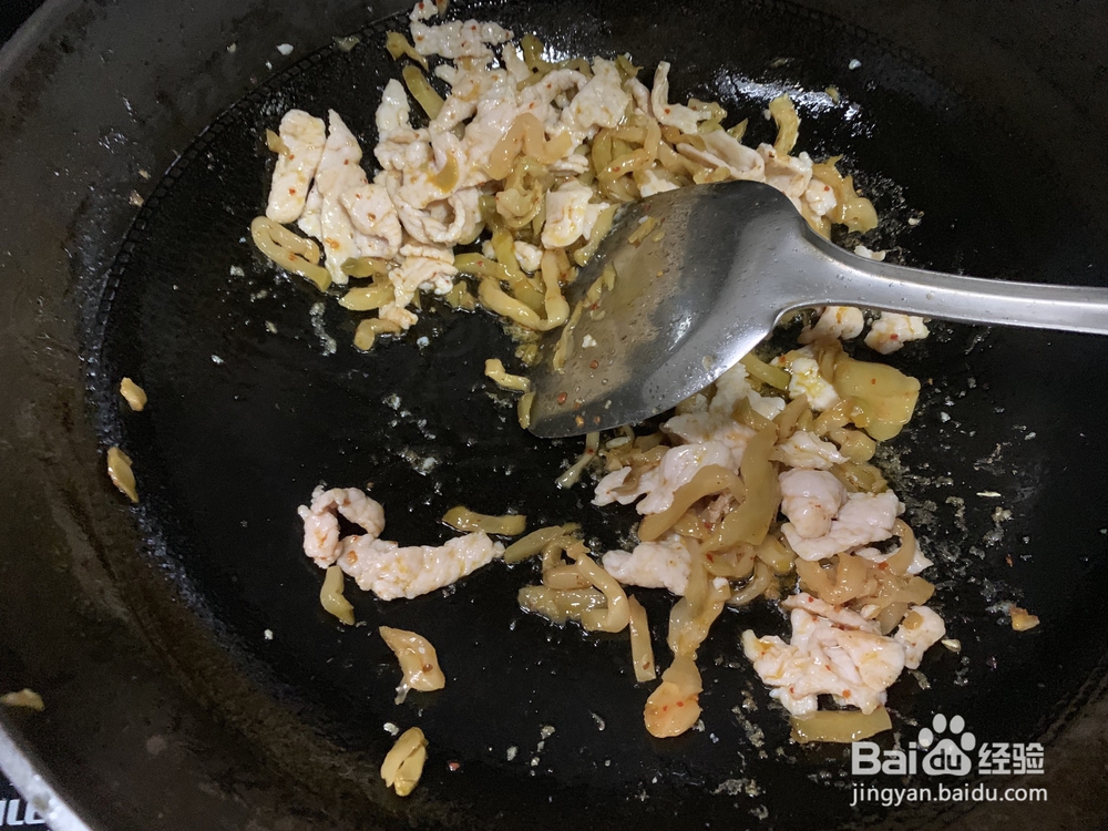 家常做法的榨菜肉丝米粉