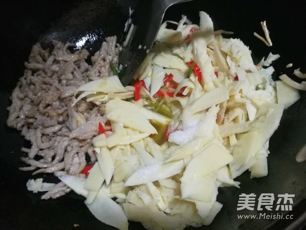 酸辣冬笋炒肉丝