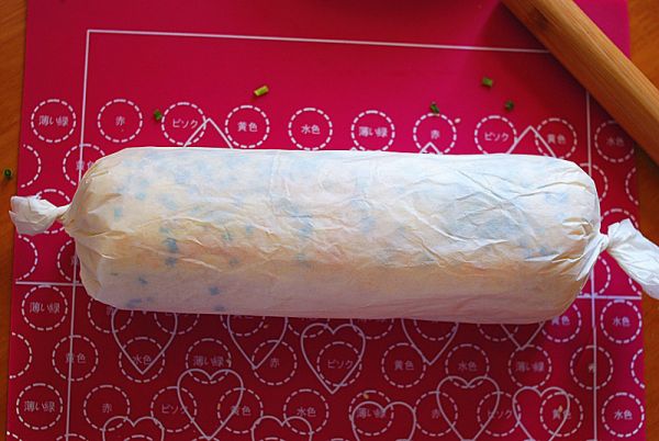 葱香肉松面包卷