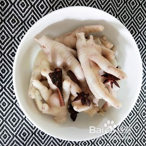 鸡爪和什么一起烧好吃
