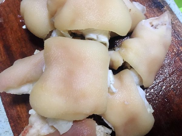 韩式辣酱烤猪手