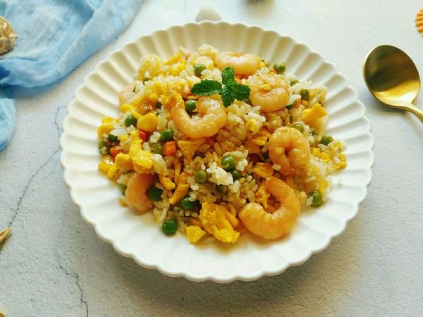 虾仁杂蔬蛋炒饭
